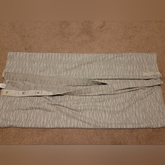 Lululemon customizable snap scarf - Picture 5 of 7